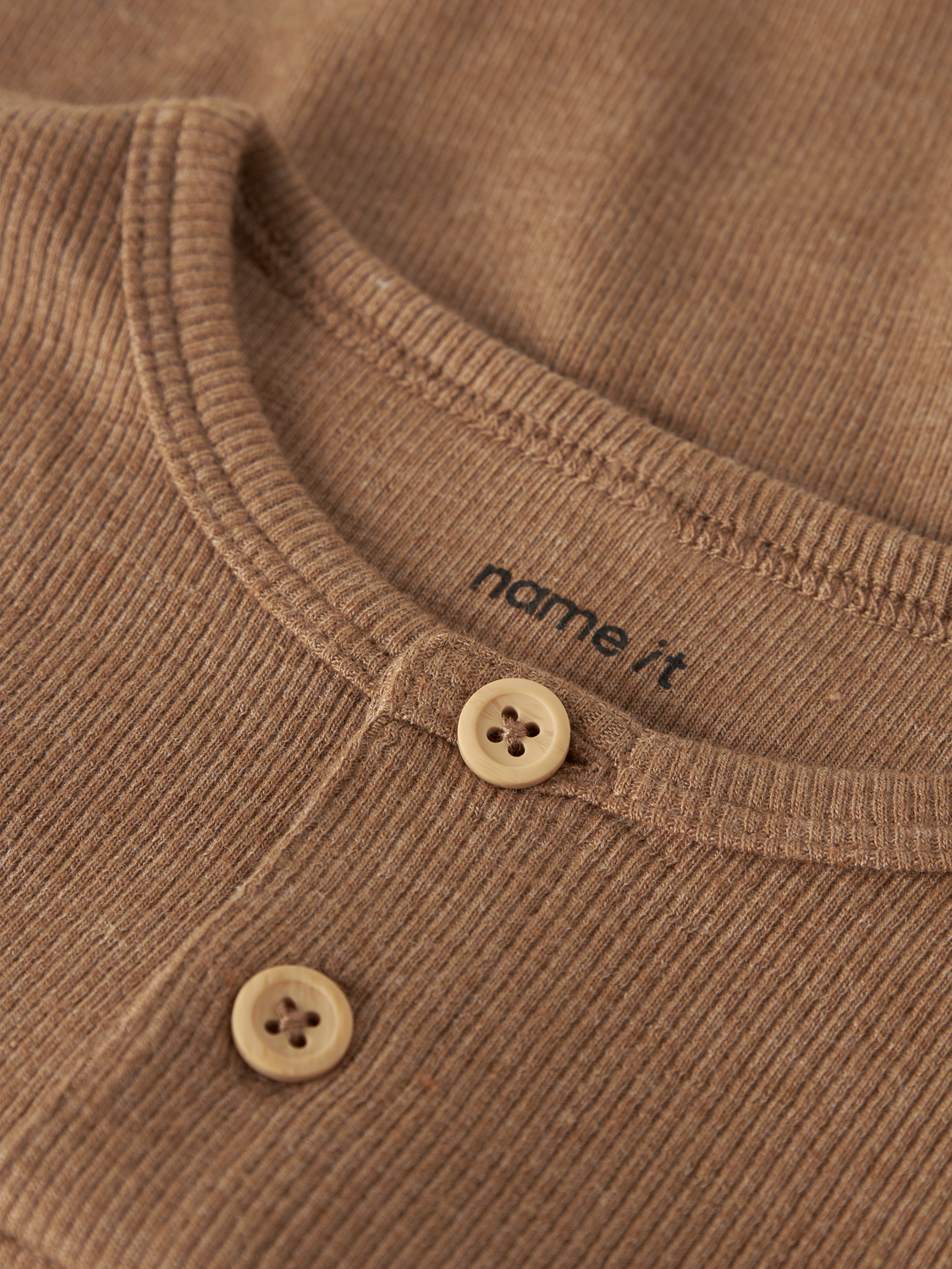 model_shot-front_full